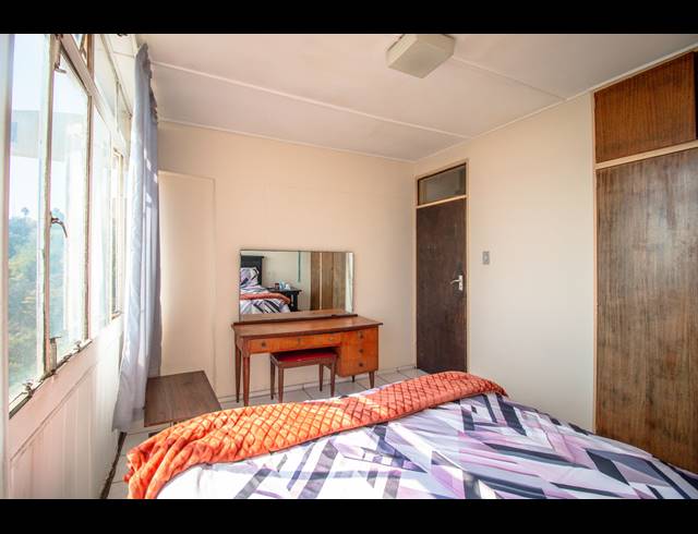 2 BEDROOM FLAT FOR SALE IN PRIMROSE HILL